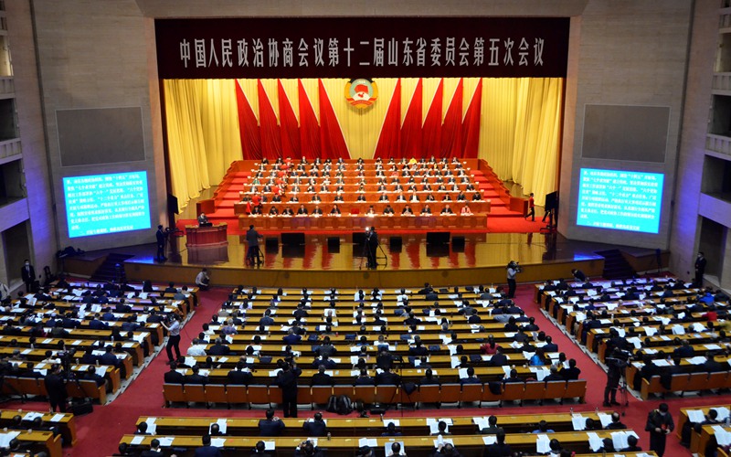 山東省政協(xié)十二屆五次會議開幕。張代生攝