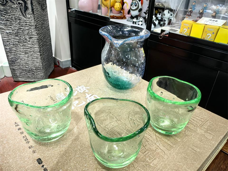 玻璃可以做得這么美！此為濟(jì)南泉水創(chuàng)意作品