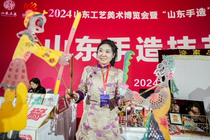 濟(jì)南皮影展示。 山東省工藝美術(shù)協(xié)會(huì)供圖