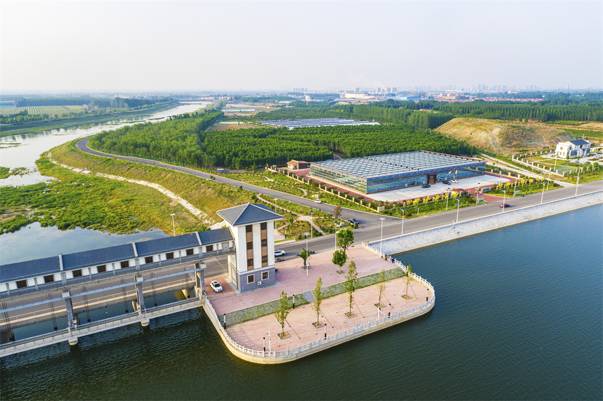 龍湖綠園田園綜合體俯瞰圖。濰坊市生態(tài)環(huán)境局供圖。