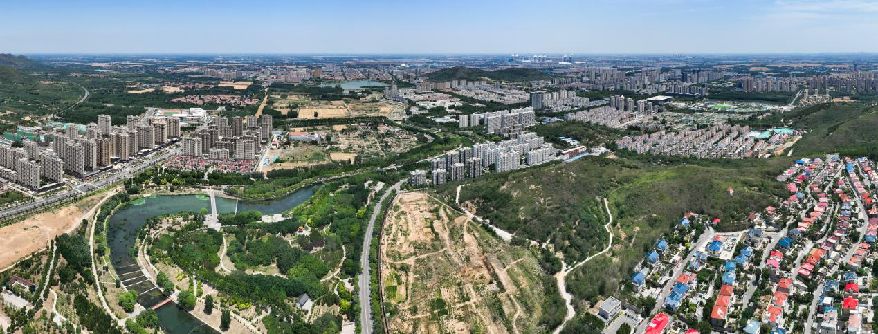 山東省鄒平市黛溪河國家水利風(fēng)景區(qū)，黛溪河蜿蜒穿過鄒平城市區(qū)。